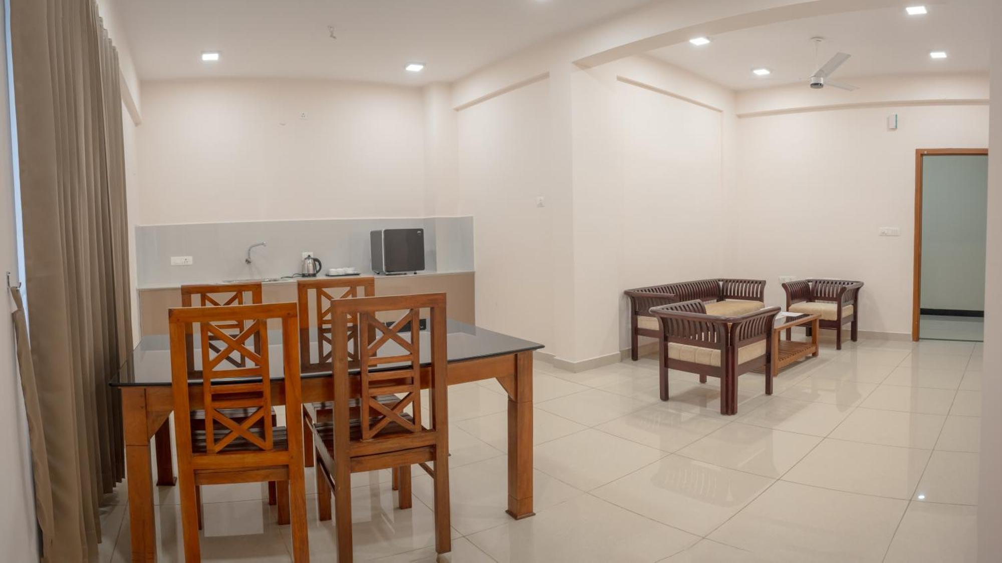 Daffodils Luxury Airport Angamali