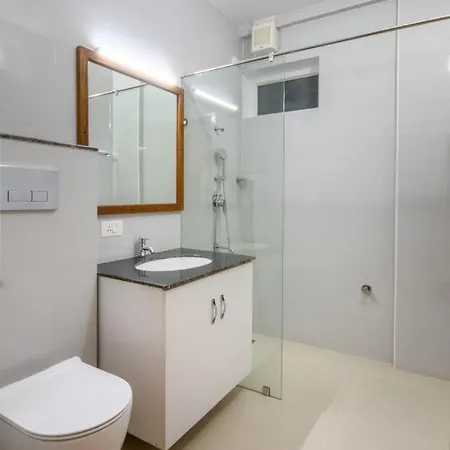 Daffodils Luxury Airport Suites Angamaly Exterior photo