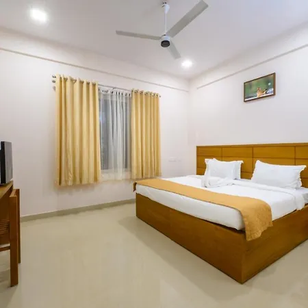 Daffodils Luxury Airport Suites Angamaly Exterior photo